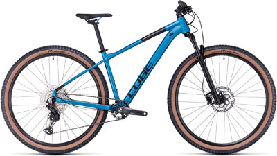Cube Attention SLX hardtail mountainbike in turquoise-blauw.