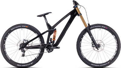 Cube TWO15 HPC SLT 29 inch mountainbike in zwart met gouden schokdemper.