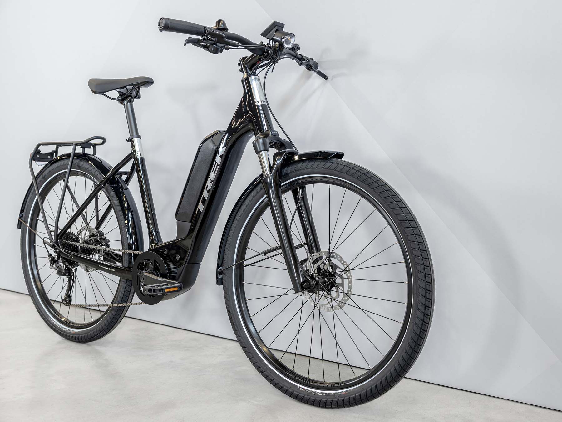 Trek Allant 5 Lowstep 545Wh trek black E Bike Trekkingfiets lage instap
