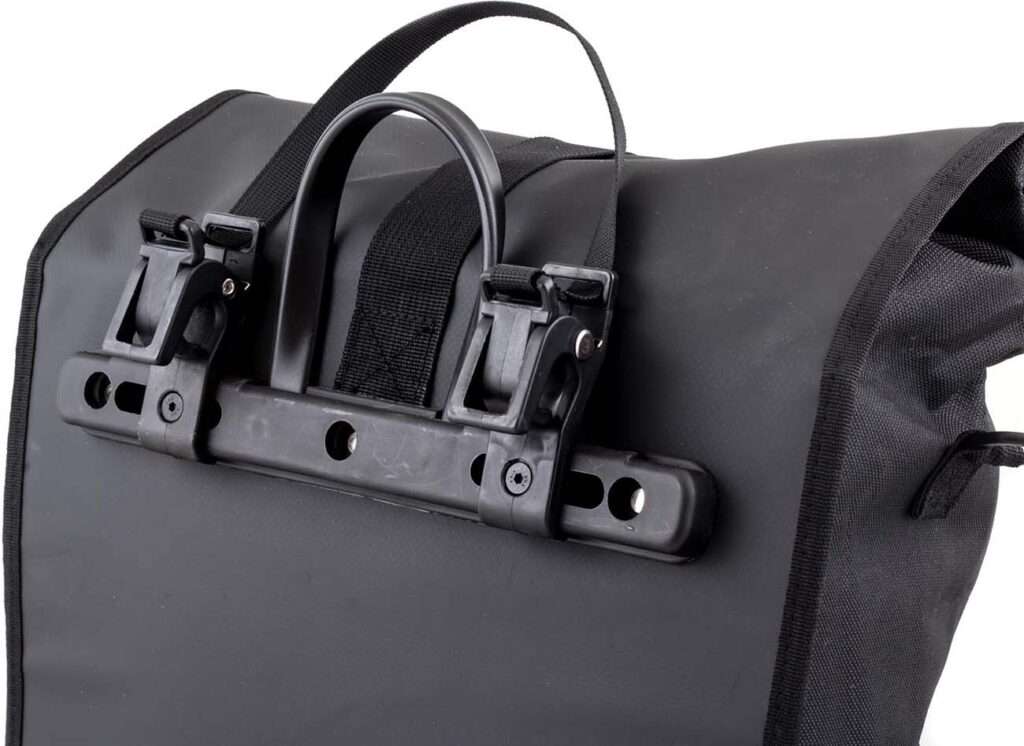 Haken der Rave Hinterradtasche