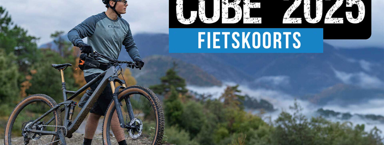 Banner met de tekst ‘CUBE 2025 Fietskoorts’, waarop een man met een e-bike te zien is.