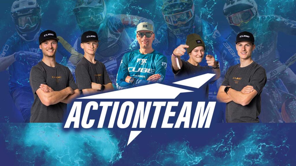 Cube Actionteam 2025 met Simona Kuchyňková, Zakarias Johansen, Frederik Matz en Gusti Wildhaber aan de vooravond van het UCI Enduro World Cup-seizoen. Cube Actionteam 2025 met Simona Kuchyňková, Zakarias Johansen, Frederik Matz en Gusti Wildhaber aan de vooravond van het UCI Enduro World Cup-seizoen.